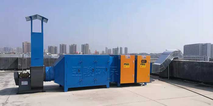 注塑工序廢氣處理設(shè)備有哪些？UV光解+活性炭吸附器廢氣處理案例